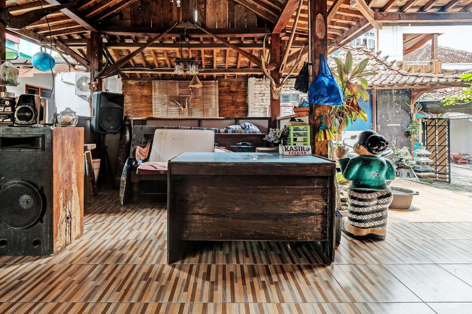Spot On 91916 Joglo Doyong Homestay Syariah Yogyakarta Exterior photo
