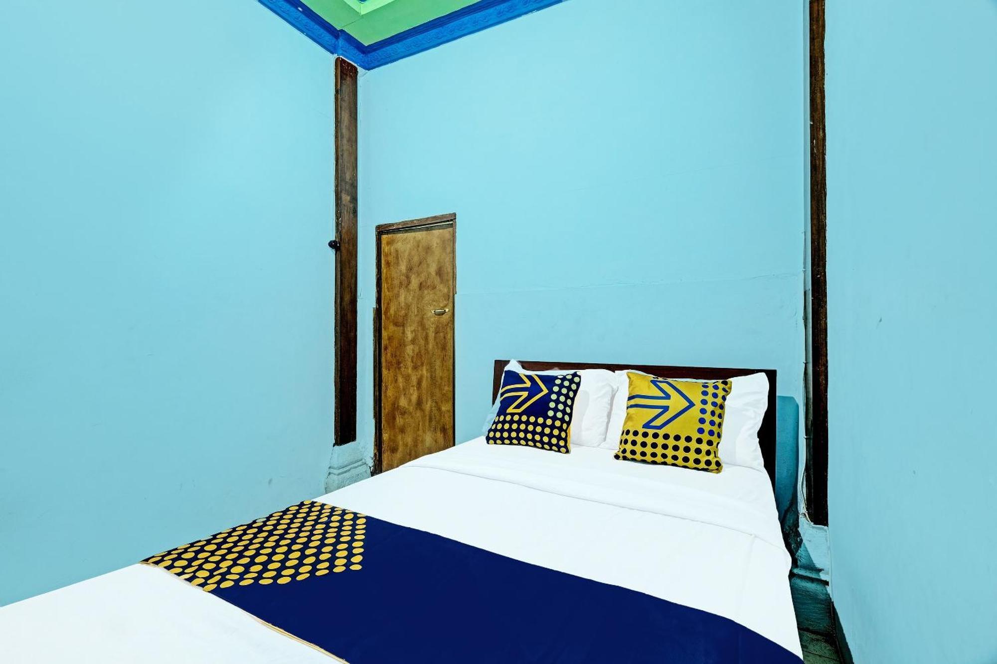 Spot On 91916 Joglo Doyong Homestay Syariah Yogyakarta Exterior photo