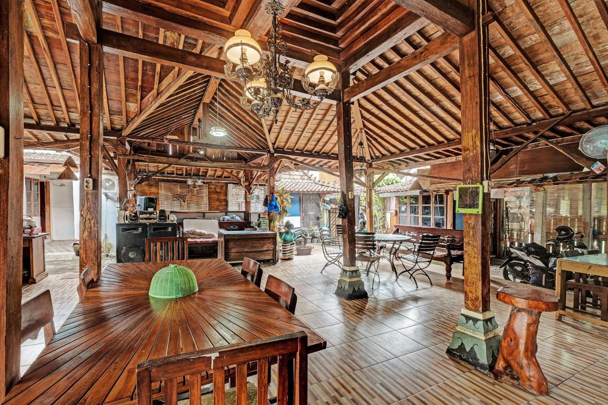 Spot On 91916 Joglo Doyong Homestay Syariah Yogyakarta Exterior photo